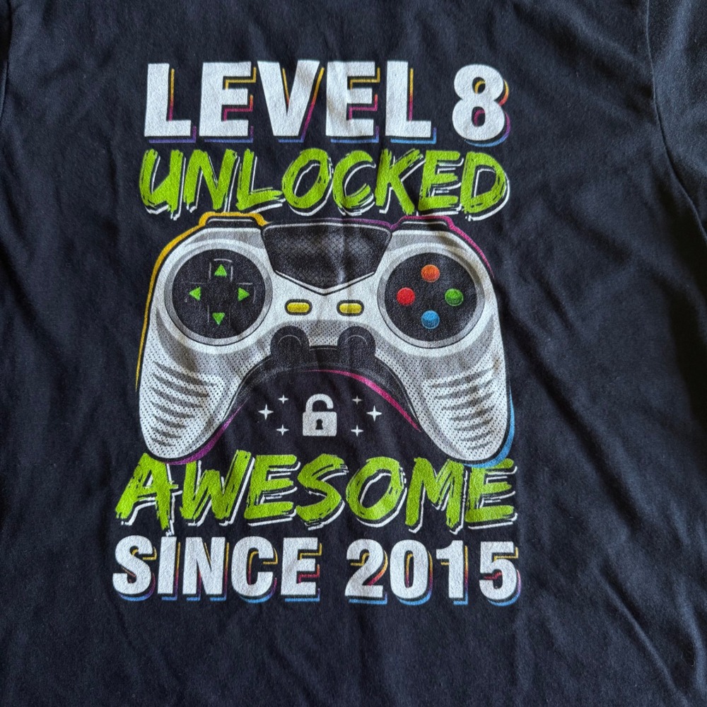 Gildan Gamer T-Shirt‎ Level 8 Unlocked Awesome Since 2015 Kids Size M/10 NWOT